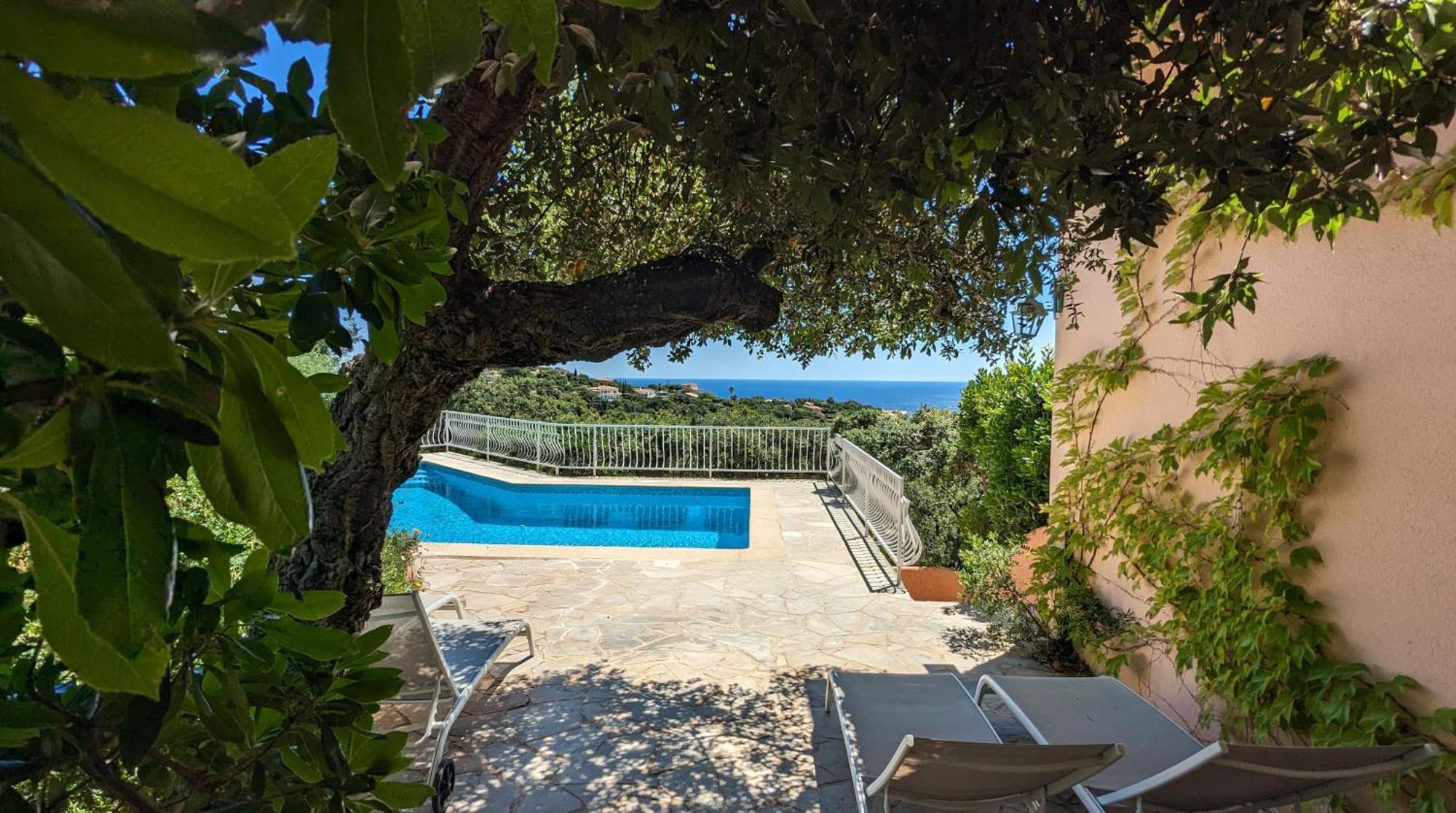 Villa Les Trois Chenes, Piscine Privee & Vue Mer Sur Golfe De Saint Tropez لي إيسامبر المظهر الخارجي الصورة